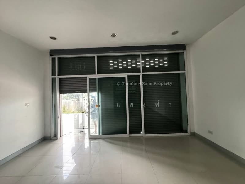 For Rent - ให้เช่าถูกมากอาคารพาณิชย์ 3 ชั้น ใกล้นิคมปิ่นทอง1 ศรีราชา พร้อมอยู่, Chon Buri (Pattaya)