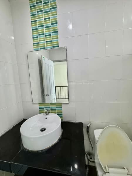 For Rent - ให้เช่าถูกมากอาคารพาณิชย์ 3 ชั้น ใกล้นิคมปิ่นทอง1 ศรีราชา พร้อมอยู่, Chon Buri (Pattaya)