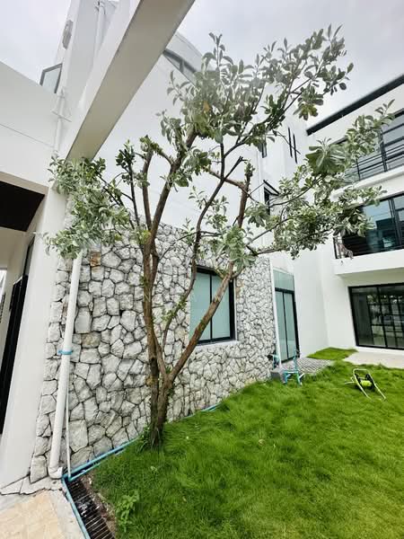 Noble home Ekamai 22, Bangkok, Khlong Tan Nua, Watthana, Bangkok, 4 Bedrooms, 600 sqm, Single Detached House For Rent, by Khun Amanda, 500299353 - DDproperty.com