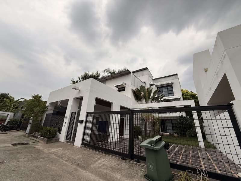 Noble home Ekamai 22, Bangkok, Khlong Tan Nua, Watthana, Bangkok, 4 Bedrooms, 600 sqm, Single Detached House For Rent, by Khun Amanda, 500299353 - DDproperty.com