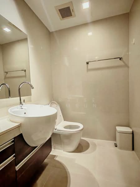 Sky Walk Residences, Bangkok, 1599 Sukhumvit Road, Phra Kanong Nua, Watthana, Bangkok, 1 Bedroom, 37 sqm, Condo For Rent, by Wiratee Aramrun, 500299413 - DDproperty.com