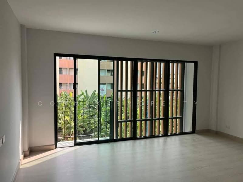 Deco Condominium Sukhumvit 70/5, Bangkok, Soi Prathumconka, Bang Na, Bangkok, 3 Bedrooms, 200 sqm, Condo For Rent, by Connex Property, 500299490 - DDproperty.com
