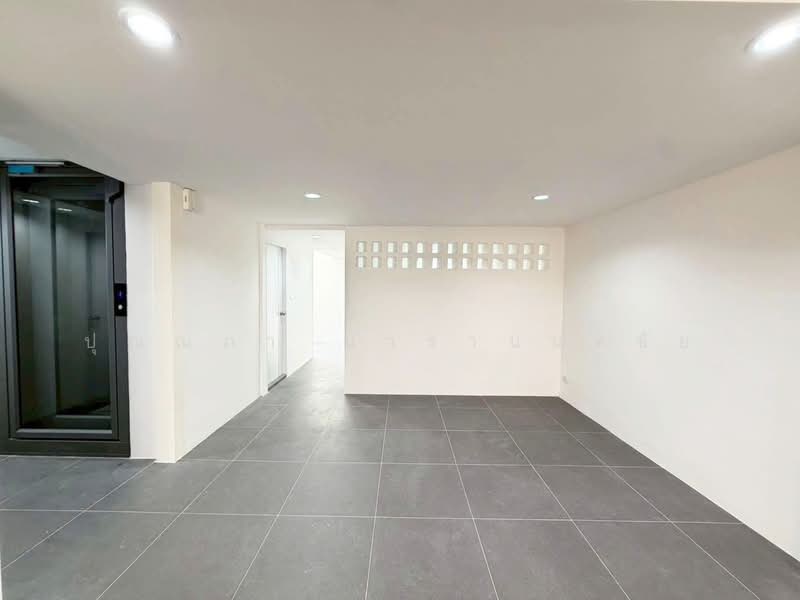 ทาวน์โฮม 4.5 ชั้น ถนนสุขุมวิท 101, Bangkok, สุขุมวิท, Phra Kanong Nua, Watthana, Bangkok, 4 Bedrooms, 350 sqm, Townhouse For Sale, by ปุณณภา นารานนทชัย, 500299565 - DDproperty.com