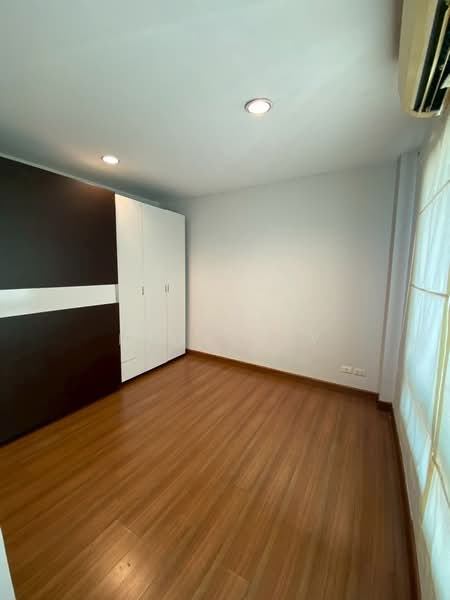 Baan Klang Muang Swiss Town Kaset-Nawamin, Bangkok, Soi Moobaan Klang Mueng, Chorake Bua, Lat Phrao, Bangkok, 3 Bedrooms, 200 sqm, Townhouse For Rent, by Connex Property, 500299580 - DDproperty.com