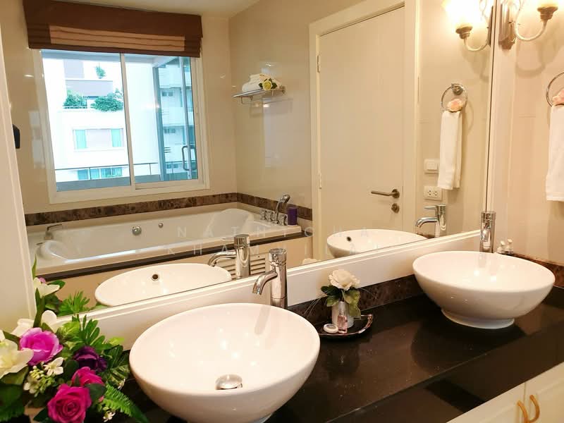 Piyathip Place, Bangkok, 24 Soi Prommitr, Khlong Tan Nua, Watthana, Bangkok, 4 Bedrooms, 572 sqm, Apartment For Rent, by Natnicha Khamvilai, 500299742 - DDproperty.com