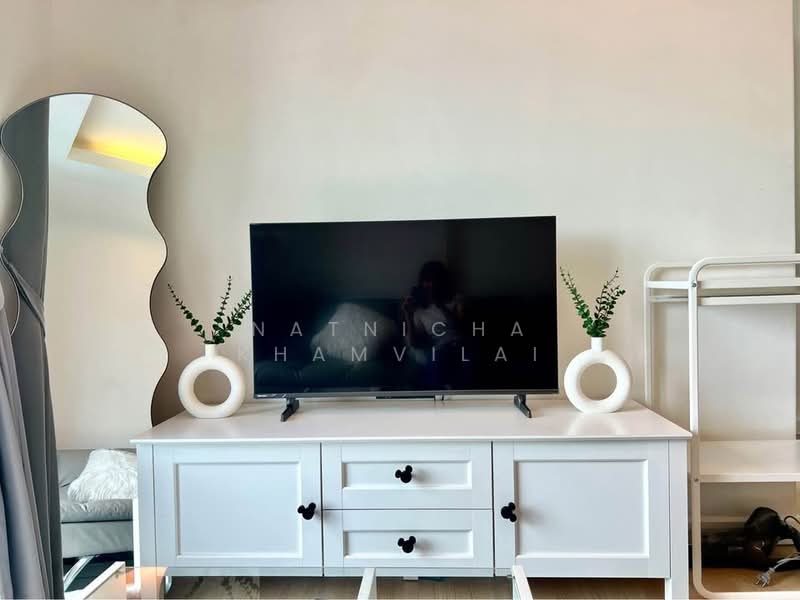 Thru Thonglor, Bangkok, Petchaburi Road, Bang Kapi, Huai Khwang, Bangkok, 1 Bedroom, 37 sqm, Condo For Rent, by Natnicha Khamvilai, 500299843 - DDproperty.com