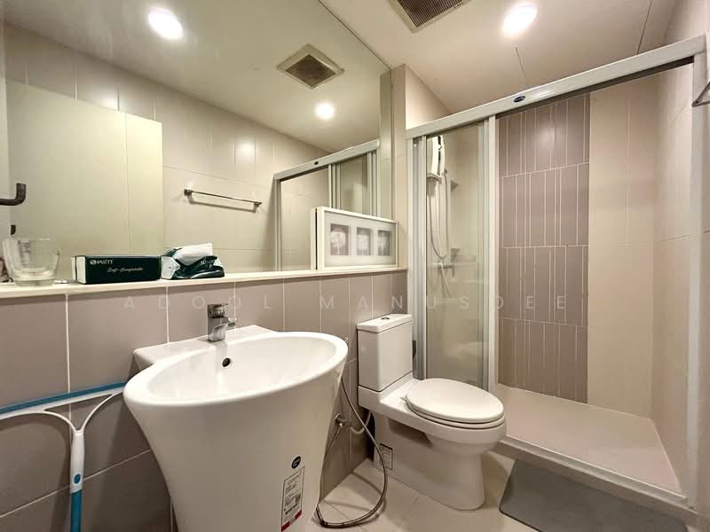 Baan Klang Muang Rama 9-Ramkhmahaeng, Bangkok, Soi Ramkhamhaeng 39, Phlapphla, Wang Thonglang, Bangkok, 3 Bedrooms, 160 sqm, Townhouse For Sale, by Adool Manusdee, 500299870 - DDproperty.com