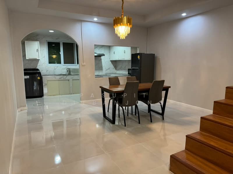 2-BR Townhouse, Bangkok, Bang Chak, Phra Khanong, Bangkok, 2 Bedrooms, 100 sqm, Townhouse For Rent, by Pasupit Ditbanjong, 500299910 - DDproperty.com
