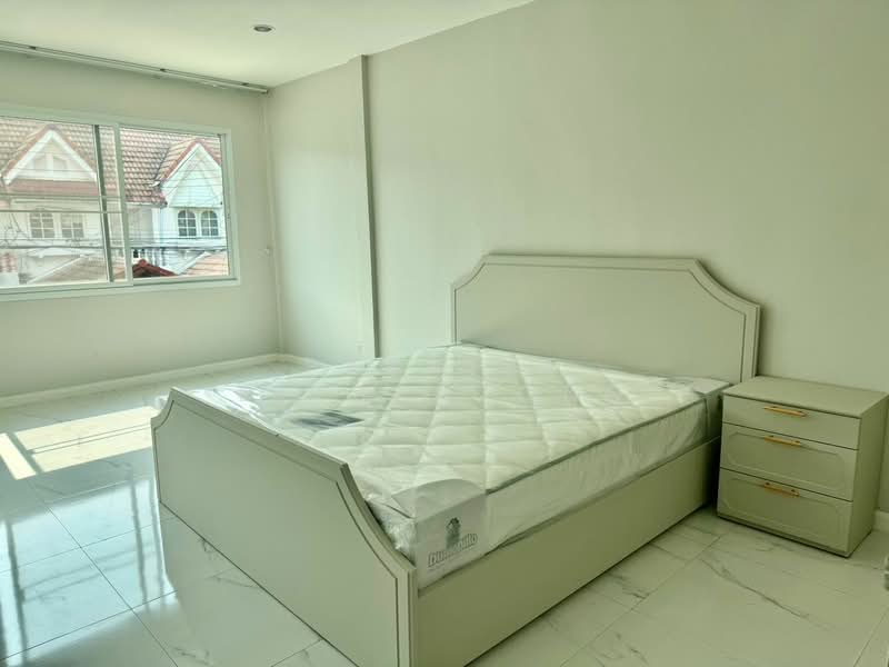 2-BR Townhouse, Bangkok, Bang Chak, Phra Khanong, Bangkok, 2 Bedrooms, 100 sqm, Townhouse For Rent, by Pasupit Ditbanjong, 500299910 - DDproperty.com