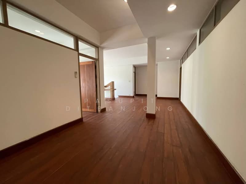 บ้าน 5-ห้องนอน, กรุงเทพ, คลองตัน, คลองเตย, กรุงเทพ, 550 ตร.ม., บ้านเดี่ยว ให้เช่า, โดย Pasupit Ditbanjong, 500299921 - DDproperty.com