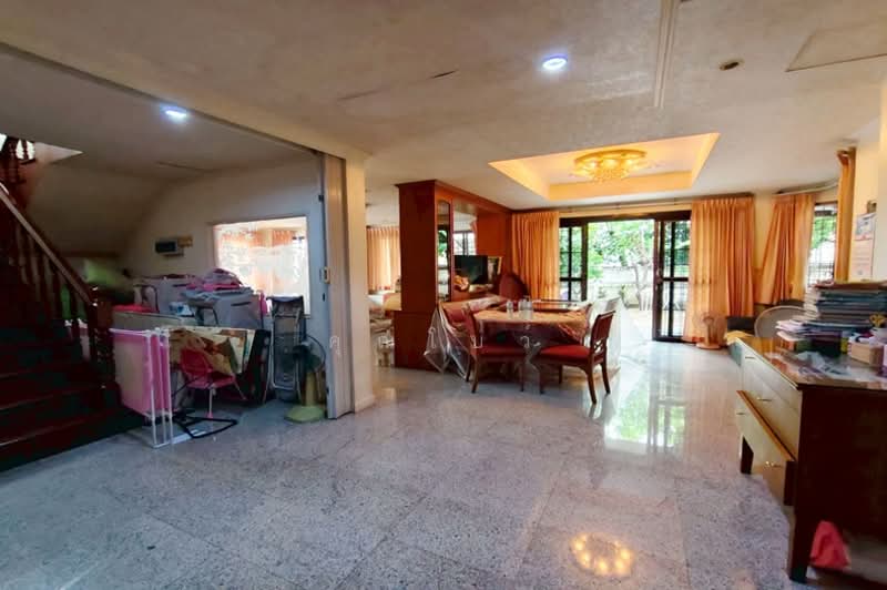 ขายบ้านเดี่ยว 2 ชั้น 98 ตร.ว. ลาดพร้าว 64 - รัชดาภิเษก - สุทธิสาร ใกล้รถไฟฟ้าสายสีเหลือง, Bangkok, Wang Thonglang, Bangkok, 4 Bedrooms, 420 sqm, Single Detached House For Sale, by คุณโบว์, 500299934 - DDproperty.com