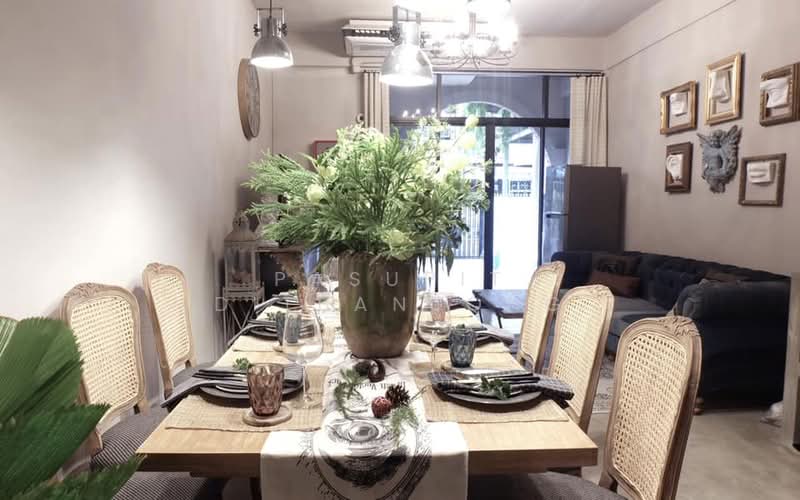 3-BR Townhouse, Bangkok, Khlong Toei, Bangkok, 3 Bedrooms, 120 sqm, Townhouse For Rent, by Pasupit Ditbanjong, 500299946 - DDproperty.com