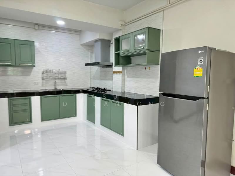 5-BR Townhouse, Bangkok, Huai Khwang, Huai Khwang, Bangkok, 5 Bedrooms, 232 sqm, Townhouse For Rent, by Pasupit Ditbanjong, 500300007 - DDproperty.com