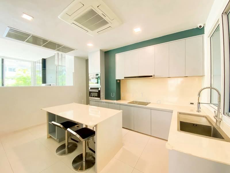 4-BR Townhouse, Bangkok, Khlong Tan Nua, Watthana, Bangkok, 4 Bedrooms, 650 sqm, Townhouse For Sale, by Pasupit Ditbanjong, 500300016 - DDproperty.com