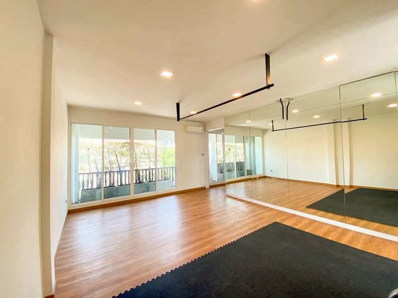 4-BR Townhouse, Bangkok, Khlong Tan Nua, Watthana, Bangkok, 4 Bedrooms, 650 sqm, Townhouse For Sale, by Pasupit Ditbanjong, 500300016 - DDproperty.com