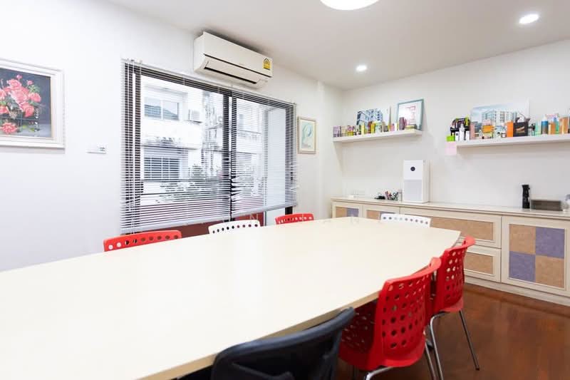 Commercial Building for Rent Near MRT Ladprao – 400 m (SPSJP339), Bangkok, ลาดพร้าว, Jom Phon, Chatuchak, Bangkok, , 680 sqm, Shophouse For Rent, by Khun Jane, 500300033 - DDproperty.com
