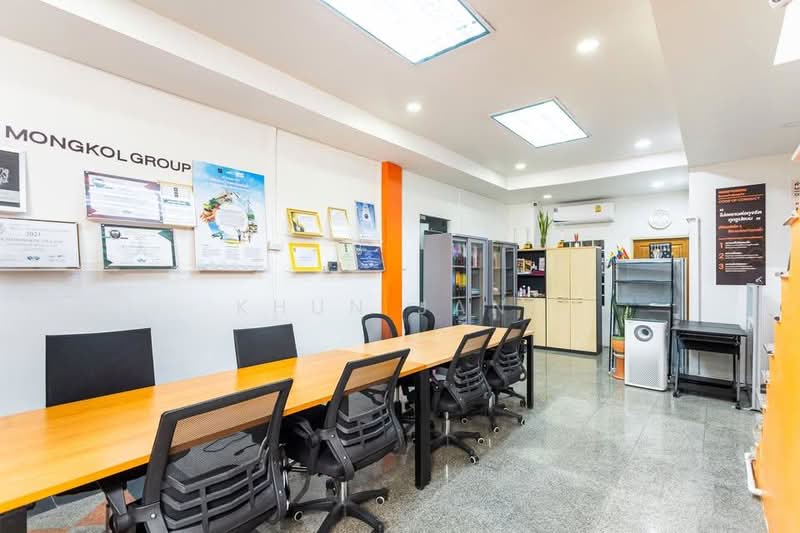 Commercial Building for Rent Near MRT Ladprao – 400 m (SPSJP339), Bangkok, ลาดพร้าว, Jom Phon, Chatuchak, Bangkok, , 680 sqm, Shophouse For Rent, by Khun Jane, 500300033 - DDproperty.com