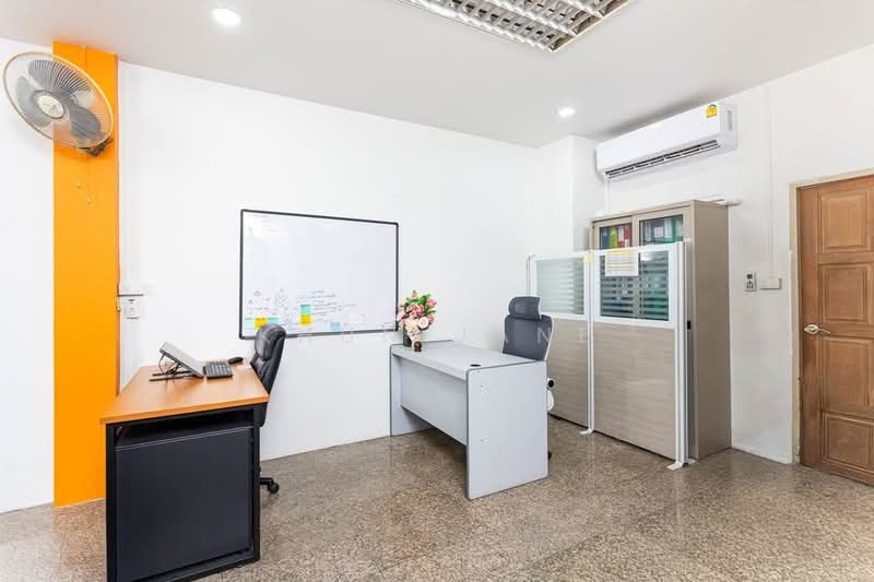 อาคารพาณิชย์ ให้เช่า ใกล้สถานีรถไฟใต้ดิน 400ม MRT ลาดพร้าว (SPSJP339), กรุงเทพ, ลาดพร้าว, จอมพล, จตุจักร, กรุงเทพ, 680 ตร.ม., ตึกแถว-อาคารพาณิชย์ ให้เช่า, โดย Khun Jane, 500300033 - DDproperty.com