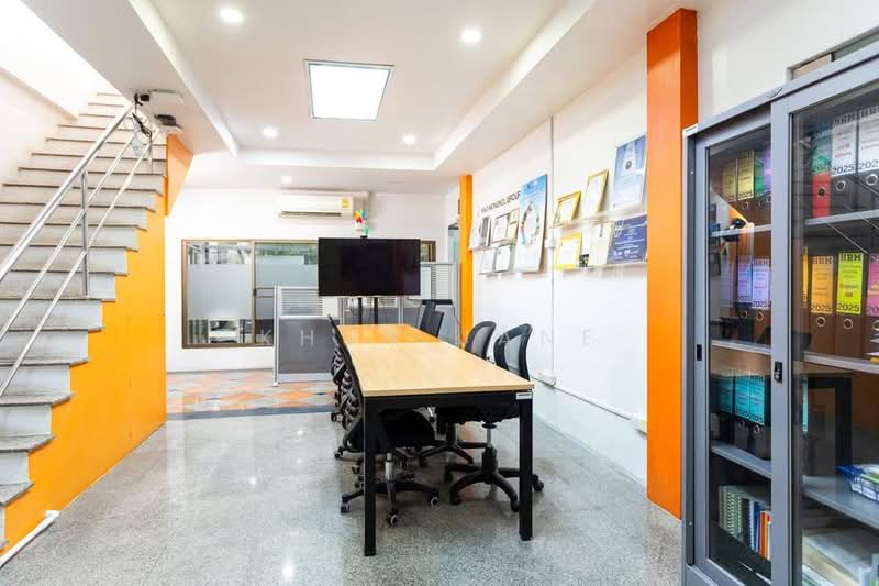 อาคารพาณิชย์ ให้เช่า ใกล้สถานีรถไฟใต้ดิน 400ม MRT ลาดพร้าว (SPSJP339), กรุงเทพ, ลาดพร้าว, จอมพล, จตุจักร, กรุงเทพ, 680 ตร.ม., ตึกแถว-อาคารพาณิชย์ ให้เช่า, โดย Khun Jane, 500300033 - DDproperty.com