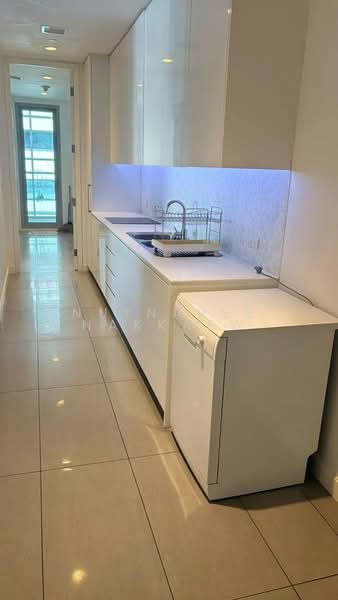 185 Rajadamri, Bangkok, 185 Rajadamri Road, Lumphini, Pathum Wan, Bangkok, 2 Bedrooms, 225 sqm, Condo For Rent, by Nutnaree Nakkaew, 500300053 - DDproperty.com