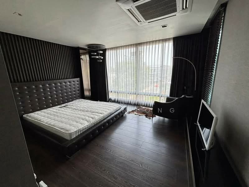 3-BR Townhouse, Bangkok, Khlong Tan Nua, Watthana, Bangkok, 3 Bedrooms, 450 sqm, Townhouse For Sale, by Pasupit Ditbanjong, 500300071 - DDproperty.com