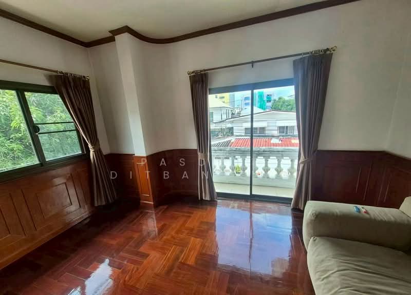 5-BR House, Bangkok, Huai Khwang, Huai Khwang, Bangkok, 5 Bedrooms, 495 sqm, Single Detached House For Sale, by Pasupit Ditbanjong, 500300075 - DDproperty.com