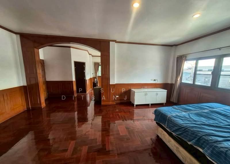5-BR House, Bangkok, Huai Khwang, Huai Khwang, Bangkok, 5 Bedrooms, 495 sqm, Single Detached House For Sale, by Pasupit Ditbanjong, 500300075 - DDproperty.com