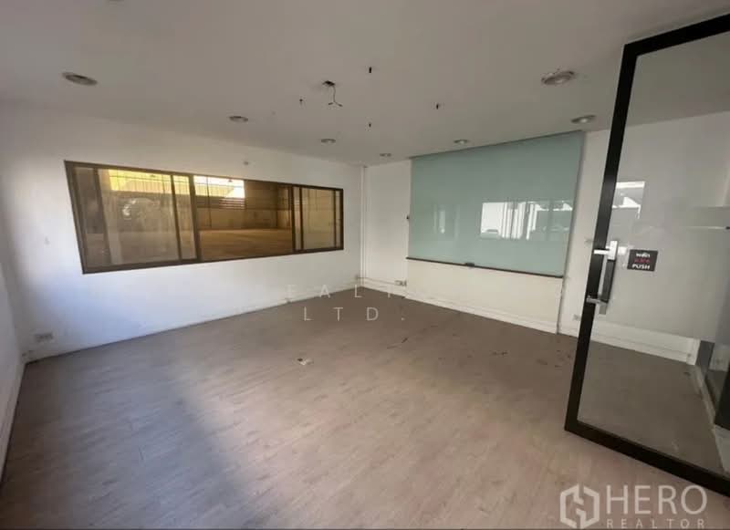 For Sale Warehouse 1,712 sqm in Thap Chang, Saphan Sung, Bangkok near ARL Thap Chang BR, Bangkok, Thap Chang, Saphan Sung, Bangkok, , 1,712 sqm, Warehouse/Factory For Rent, by Hero Realtor Co., Ltd., 500300093 - DDproperty.com