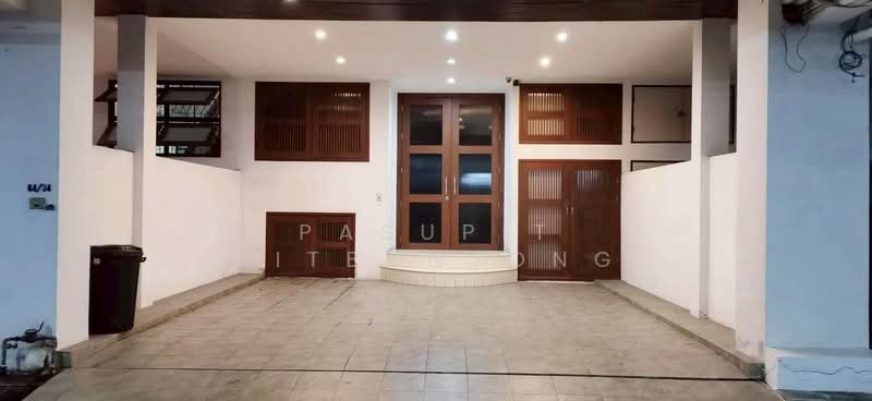 undefined, Bangkok, Phra Kanong Nua, Watthana, Bangkok, 4 Bedrooms, 450 sqm, Townhouse For Rent, by Pasupit Ditbanjong, 500300101 - DDproperty.com