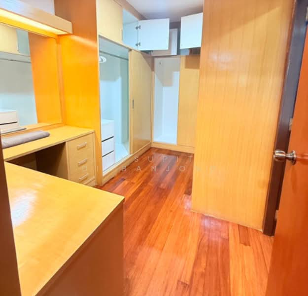 4-BR House, Bangkok, Khlongtoei Nua, Watthana, Bangkok, 4 Bedrooms, 400 sqm, Single Detached House For Sale, by Pasupit Ditbanjong, 500300134 - DDproperty.com