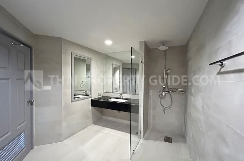 Ruamsuk Condominium, Bangkok, 12 Soi Athakravi, Khong Tan, Khlong Toei, Bangkok, 3 Bedrooms, 340 sqm, Condo For Rent, by Khun Nita, 500300136 - DDproperty.com