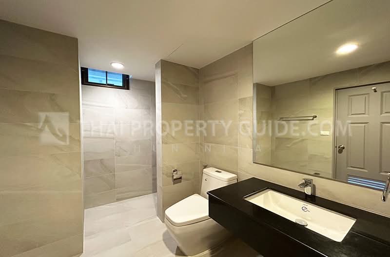 Ruamsuk Condominium, Bangkok, 12 Soi Athakravi, Khong Tan, Khlong Toei, Bangkok, 3 Bedrooms, 340 sqm, Condo For Rent, by Khun Nita, 500300136 - DDproperty.com