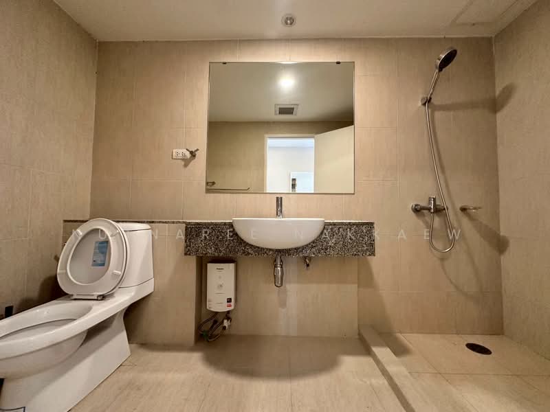 The Clover Thonglor Residence, Bangkok, Soi Sukhumvit 55, Khlong Tan Nua, Watthana, Bangkok, 2 Bedrooms, 78 sqm, Condo For Rent, by Nutnaree Nakkaew, 500300149 - DDproperty.com