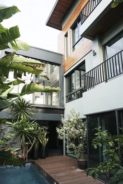 3-BR House, Bangkok, Phra Kanong Nua, Watthana, Bangkok, 3 Bedrooms, 350 sqm, Single Detached House For Rent, by Pasupit Ditbanjong, 500300150 - DDproperty.com