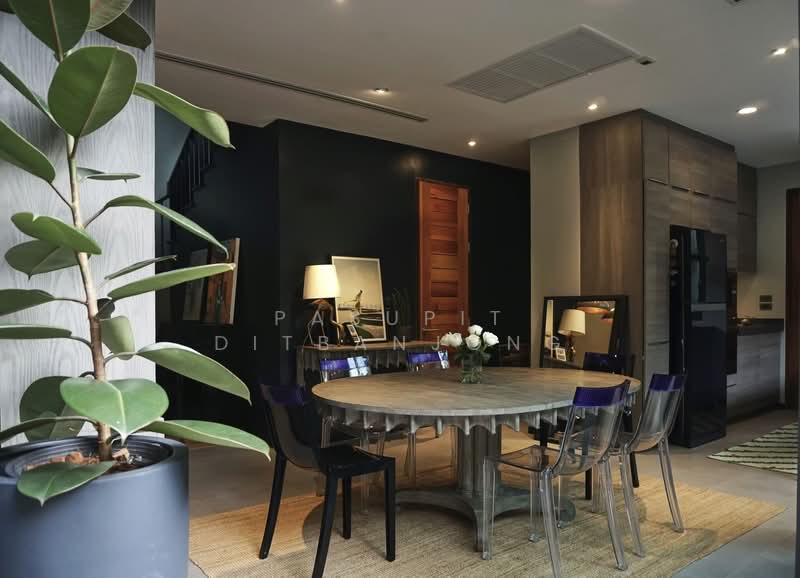 3-BR House, Bangkok, Phra Kanong Nua, Watthana, Bangkok, 3 Bedrooms, 350 sqm, Single Detached House For Rent, by Pasupit Ditbanjong, 500300150 - DDproperty.com