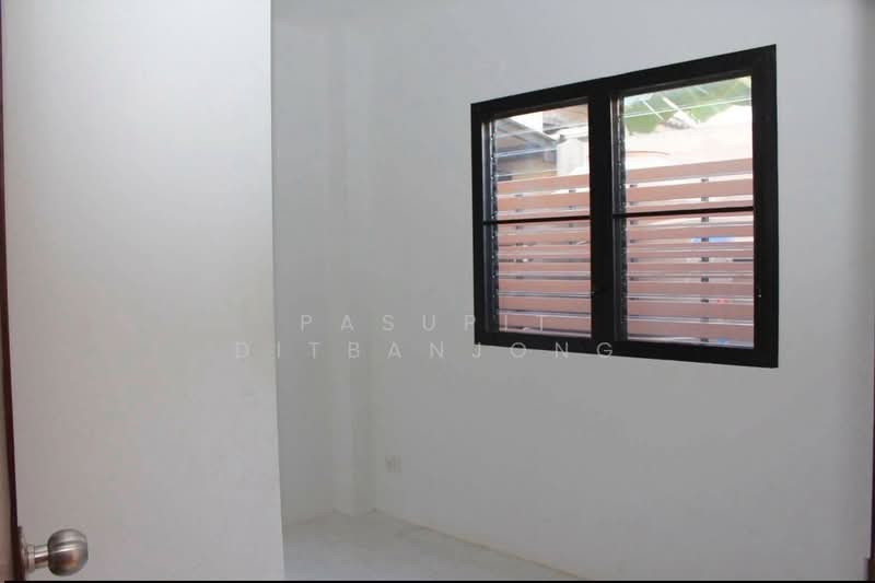 ทาวน์เฮ้าส์ 4-ห้องนอน, กรุงเทพ, สามเสนใน, พญาไท, กรุงเทพ, 325 ตร.ม., ทาวน์เฮ้าส์ ให้เช่า, โดย Pasupit Ditbanjong, 500300174 - DDproperty.com