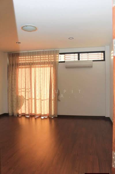 ทาวน์เฮ้าส์ 4-ห้องนอน, กรุงเทพ, สามเสนใน, พญาไท, กรุงเทพ, 325 ตร.ม., ทาวน์เฮ้าส์ ให้เช่า, โดย Pasupit Ditbanjong, 500300174 - DDproperty.com
