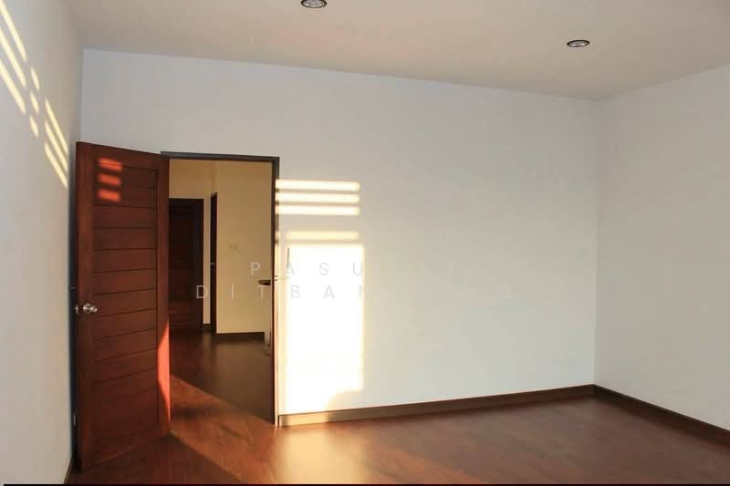 4-BR Townhouse, Bangkok, Samsen Nai, Phaya Thai, Bangkok, 4 Bedrooms, 325 sqm, Townhouse For Rent, by Pasupit Ditbanjong, 500300174 - DDproperty.com