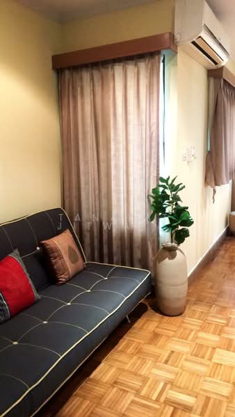 Sathorn Gardens, Bangkok, 39 South Sathorn Road, Thung Maha Mek, Sathon, Bangkok, 2 Bedrooms, 87 sqm, Condo For Rent, by Tanapat Jitwatcharakomol, 500300225 - DDproperty.com