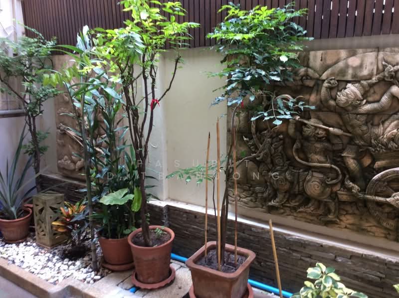 Baan Klang Krung Thonglor, Bangkok, 55 Soi Sukhumvit 55, Khlong Tan Nua, Watthana, Bangkok, 4 Bedrooms, 290 sqm, Townhouse For Rent, by Pasupit Ditbanjong, 500300295 - DDproperty.com