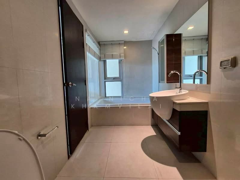 Sky Walk Residences, Bangkok, 1599 Sukhumvit Road, Phra Kanong Nua, Watthana, Bangkok, 2 Bedrooms, 60 sqm, Condo For Rent, by Natnicha Khamvilai, 500300305 - DDproperty.com
