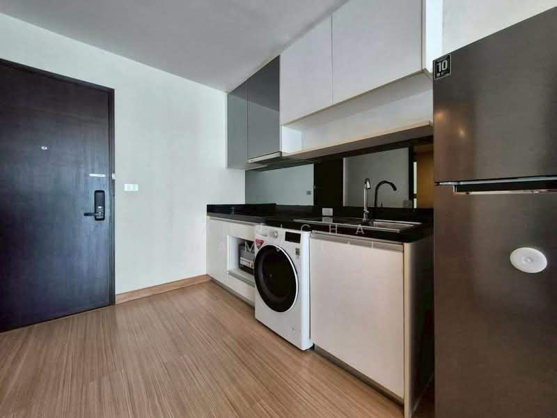 Sky Walk Residences, Bangkok, 1599 Sukhumvit Road, Phra Kanong Nua, Watthana, Bangkok, 2 Bedrooms, 60 sqm, Condo For Rent, by Natnicha Khamvilai, 500300305 - DDproperty.com