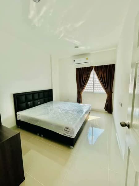 ให้เช่าทาวน์โฮม 2 ชั้น ม.เซนสิริสปอร์ตทาวน์ แหลมฉบัง ศรีราชา, Chon Buri (Pattaya), Thung Suk La, Si Racha, Chon Buri (Pattaya), 3 Bedrooms, 80 sqm, Townhouse For Rent, by Dusit Saengfa, 500300308 - DDproperty.com