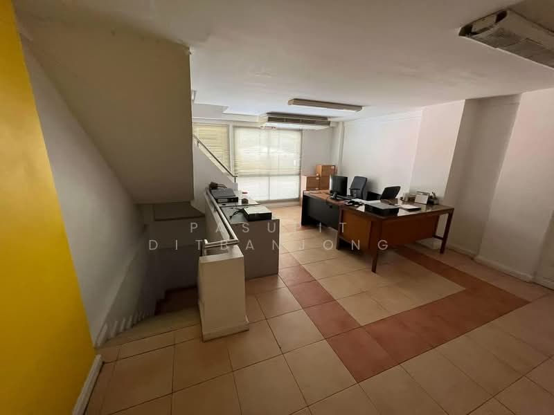 8-BR Townhouse, Bangkok, Khlong Ton Sai, Khlong San, Bangkok, 8 Bedrooms, 320 sqm, Townhouse For Rent, by Pasupit Ditbanjong, 500300311 - DDproperty.com