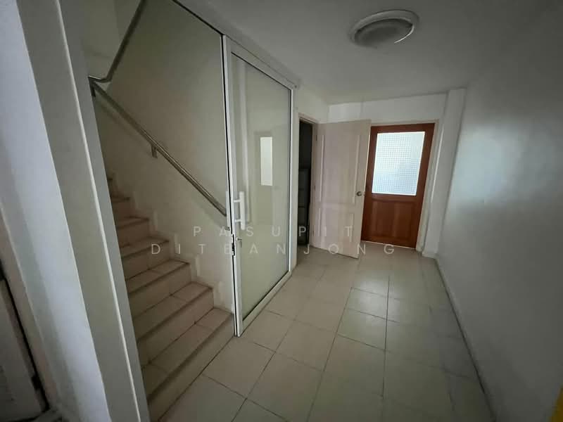 8-BR Townhouse, Bangkok, Khlong Ton Sai, Khlong San, Bangkok, 8 Bedrooms, 320 sqm, Townhouse For Rent, by Pasupit Ditbanjong, 500300311 - DDproperty.com