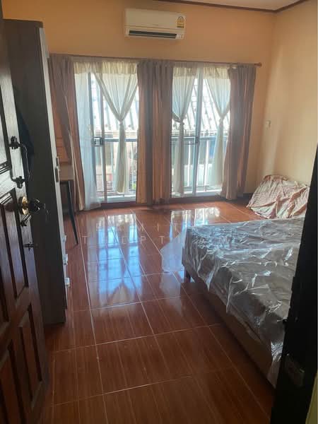 5-BR Townhouse, Bangkok, Bang Khun Sri, Bangkok Noi, Bangkok, 5 Bedrooms, 240 sqm, Townhouse For Sale, by Ramita  Theptham, 500300335 - DDproperty.com