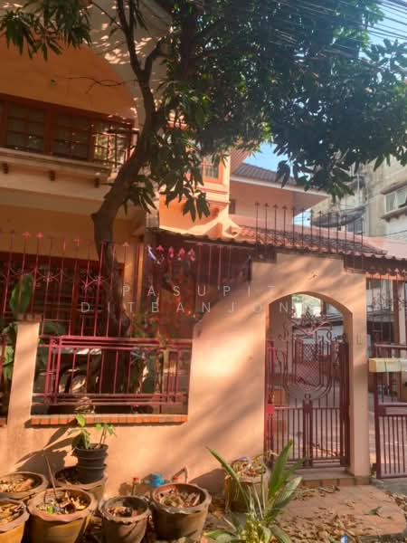 3-BR House, Bangkok, Huai Khwang, Bangkok, 3 Bedrooms, 204 sqm, Single Detached House For Sale, by Pasupit Ditbanjong, 500300342 - DDproperty.com