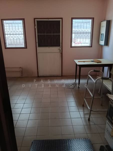 3-BR House, Bangkok, Huai Khwang, Bangkok, 3 Bedrooms, 204 sqm, Single Detached House For Sale, by Pasupit Ditbanjong, 500300342 - DDproperty.com