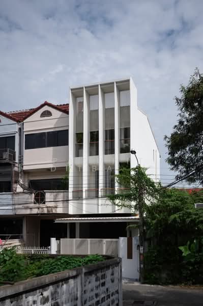 2-BR Townhouse, Bangkok, Bang Chak, Phra Khanong, Bangkok, 2 Bedrooms, 177 sqm, Townhouse For Sale, by Pasupit Ditbanjong, 500300377 - DDproperty.com