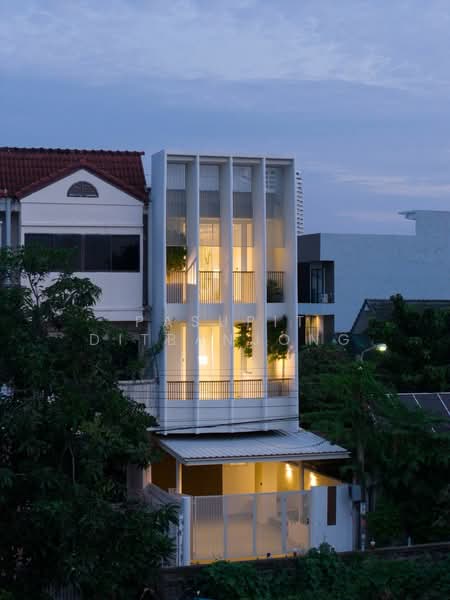 2-BR Townhouse, Bangkok, Bang Chak, Phra Khanong, Bangkok, 2 Bedrooms, 177 sqm, Townhouse For Sale, by Pasupit Ditbanjong, 500300377 - DDproperty.com
